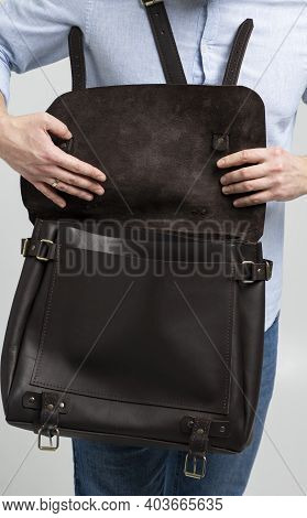Details Of Open Brown Mens Shoulder Leather Bag For A Documents And Laptop On The Shoulders Of A Man