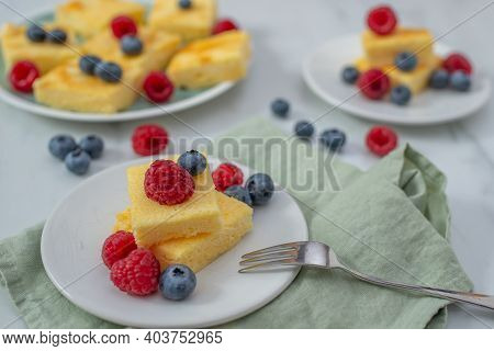 Sweet Home Made Vanilla Pudding Pie With Berries