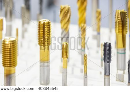 The  Machine Tapping Tool For Cnc Machine. The Thread Milling Tool For Hard Material On Cnc Machinin