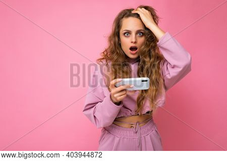 Photo Of Attractive Crazy Amazed Surprised Young Woman Wearing Casual Stylish Clothes Standing Isola