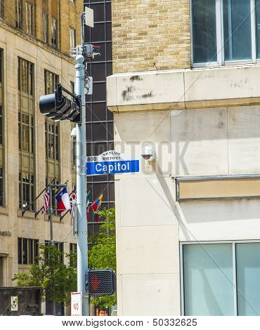 Streetsign Capitol Street In Skyline District In Houston