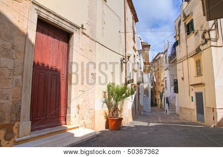 Alleyway. Rodi Garganico. Puglia. Italy.