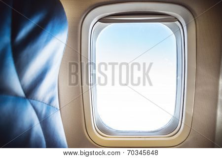 Airplane seat and window