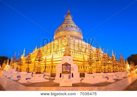 Bagan al tramonto, Myanmar.