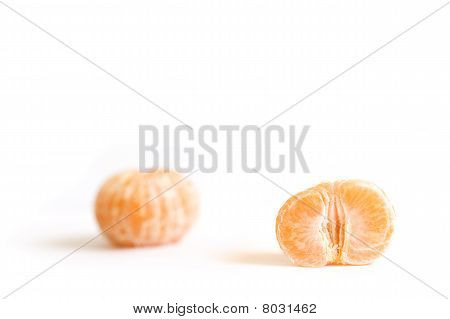 İki soyulmuş Mandarin