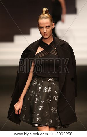Adl Cengiz Abazoglu Catwalk