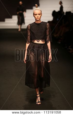 Adl Cengiz Abazoglu Catwalk