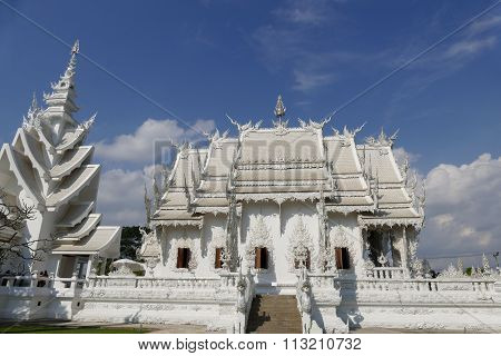 The Tourist Travel To See Beautiful Art And Sculpture Design