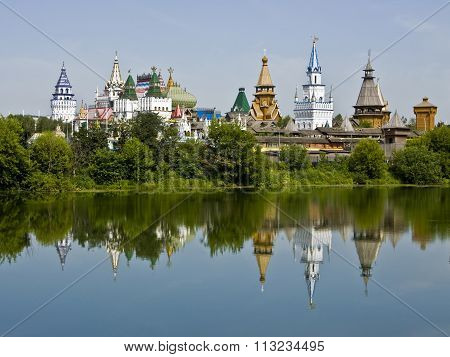 Moscow tourist landmark vernisage Izmaylovo - wooden architecture.