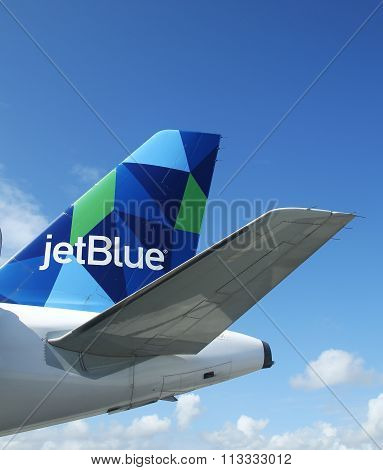 JetBlue Airbus A321 prism inspired design tailfin