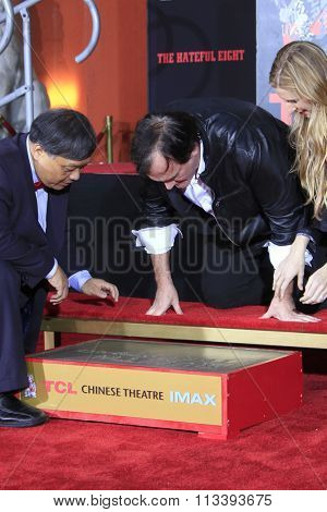 LOS ANGELES - JAN 5:  Quentin Tarantino at the Quentin Tarantino Hand & Footprints Ceremony at the TCL Chinese Theater IMAX on January 5, 2016 in Los Angeles, CA