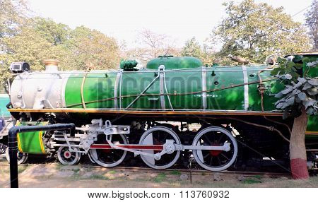 Antique rail engine, wheels, bogie