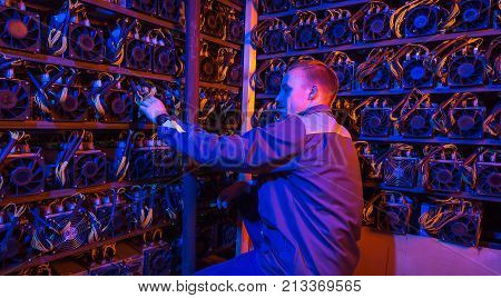 miner bitcoin cryptocurrency farm mining virtual money