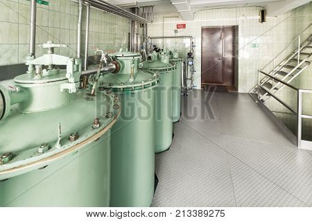 Adsorption sand filtration system. Industrial filtration system for liquids.