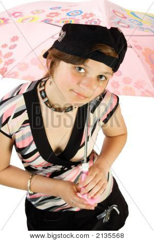 junges Mädchen mit Regenschirm