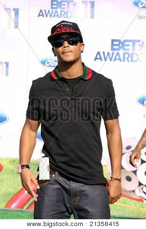 LOS ANGELES - JUN 26: Romeo Miller érkezik a 11. éves BET Awards a Shrine Auditorium, j