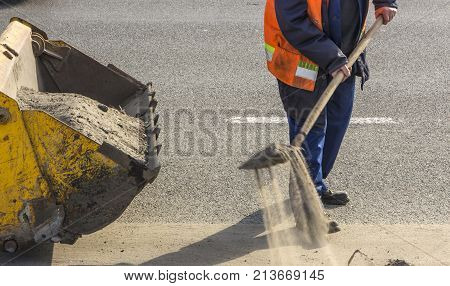 repair of asphalt, process of restoration of a road cloth