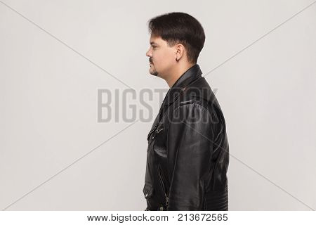 Profile Neformal Man In Leather Jacket
