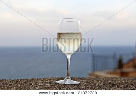 Un aperitivo en el Mediterráneo