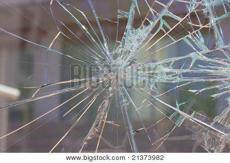 Revnet glas