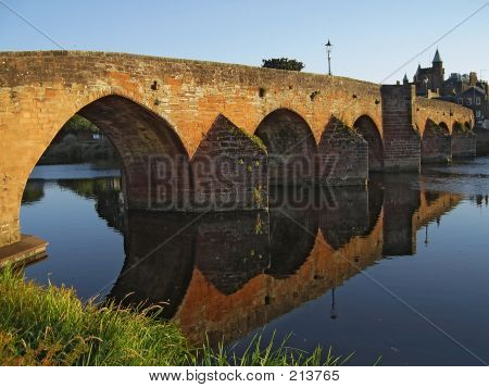 Puente sobre el río