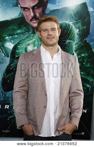 LOS ANGELES - 15 JUN: Trevor Donovan op de première van Warner Bros. Pictures 'Green Lantern' gehouden 