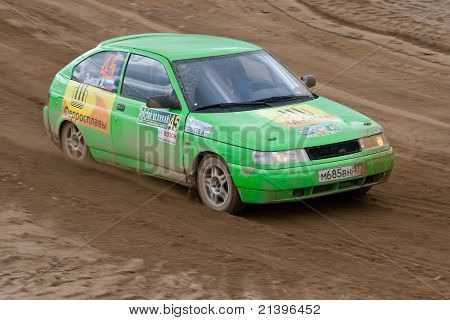 รอสตอฟน รัสเซีย - 05 กันยายน: Uriy Volkov ขับรถ Subaru Impreza ในระหว่างรอสตอฟน Velikiy รัสเซีย