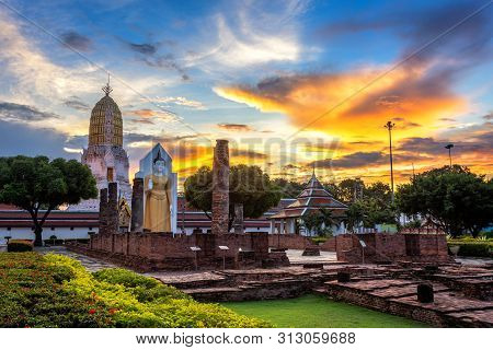 Buddha Statue At Sunset Are Buddhist Temple And Major Tourist Attractions At Wat Phra Si Rattana Mah