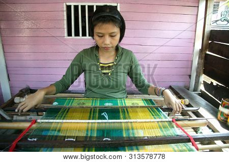 Cloth Weavers