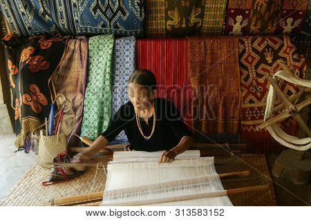 Cloth Weavers