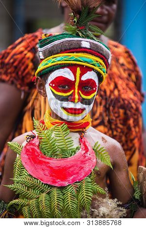 Mount Hagen, Papua New Guinea - August 15, 2018: Tribes At The Mt Hagen Cultural Show In Papua New G
