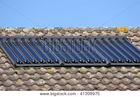 Solar-Warmwasser-Panel-array