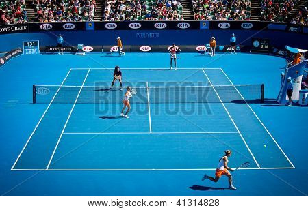 MELBOURNE - Januar 22: Sara Errani (R Front) und Roberta Vinci Italiens in einem Doppel-Spiel gegen