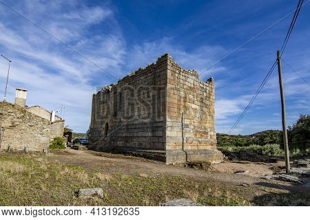 Idanha A Velha, Portugal; May, 2020: View Of The Castle Tower Ruins In The Historic Village Of Idanh