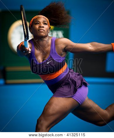 เมลเบิร์น - 17 มกราคม: Serena Williams ของสหรัฐอเมริกาในเธอชนะรอบสองผ่าน Garbine Muguruza ของ 
