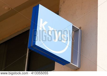 Bordeaux , Aquitaine France - 03 18 2021 : Krys Optic Logo Text And Shop Brand Sign Store Optician M