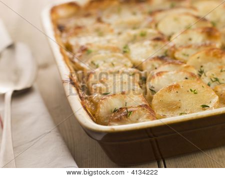 Блюдо Boulangere картофеля