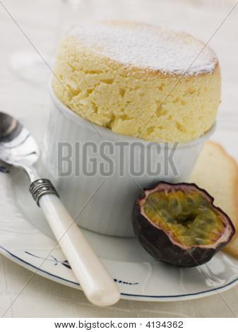 Souffle ร้อนผลไม้กับขนมปังกรอบสนทนา De Langue