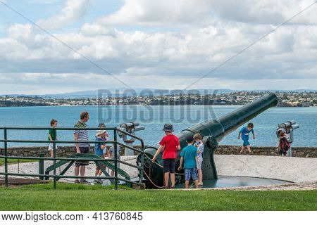 Devonport, New Zealand : 04-march-2017 : Group Of New Zealanders Children Visiting South Battery Loc