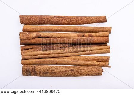 Cinnamon Sticks, Classic Spice From The Inner Bark Of Tropical Asian Trees, Flavorful And Aromatic F