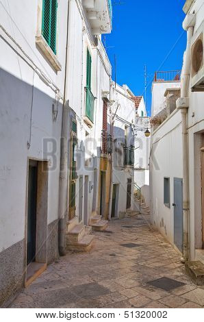 Alleyway in Noci. Puglia, Italy.