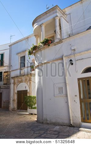 Alleyway in Noci. Puglia, Italy.