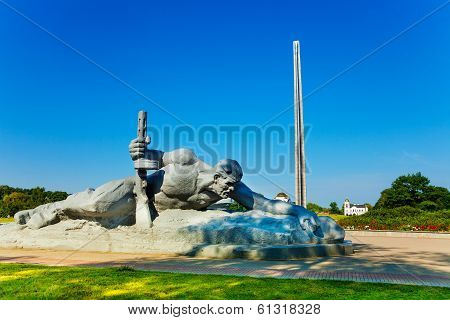 Soldier Crawling For Water Monument In Brest