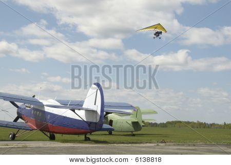 เครื่องบินมากกว่า Paraglider