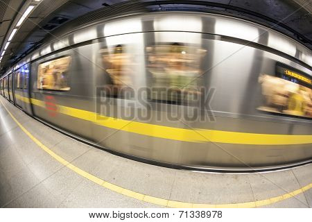 People At The Metro Station  In Delhi