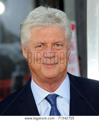 LOS ANGELES - AUG 13:  Roger Donaldson arrives to the 