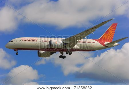 Iberia Airlines into Heathrow Airport