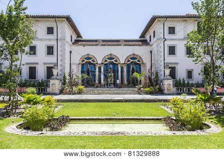 Vizcaya Museum In Miami
