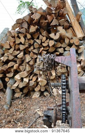 Cutting Machine And Logs