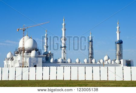 Abu Dahbi U.A.E. - February 22 2007: The famous Sheikh Zajed Grand Mosque under construction.